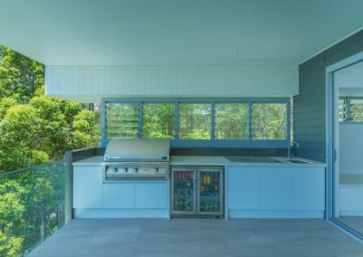 Outdoor kitchen with Breezway louvres